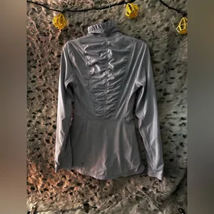 Lululemon round trip jacket sz 2 Gray thumbnail 2