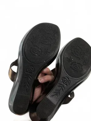 Beautiful Womens Shoes Size 8 Brown thumbnail 5