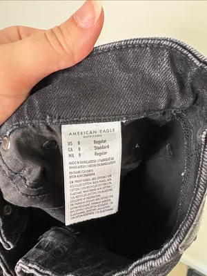 American Eagle Strigid Curvy Baggy Straight Jeans Women’s Size 8 Black Denim thumbnail 6