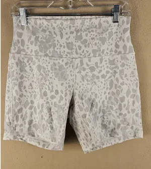 Lululemon Womens Cheetah Camo Antique White Align High Rise Shorts 10 thumbnail 1
