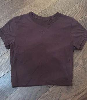 Nike Crop Top thumbnail 1