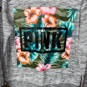 Victoria's Secret PINK Gray Tropical Graphic Lightweight Sweatshirt Size Medium thumbnail 4