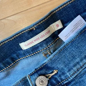 Levi’s regular wash classic wide leg crop red tag jeans thumbnail 8