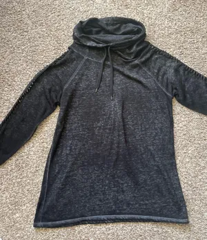 Black Sweater thumbnail 1