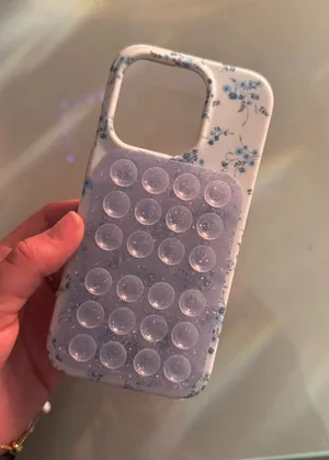 Velvet Caviar iphone 15 pro thumbnail 1