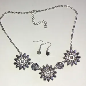Sunflower Yellow Crystal Silver Tone Necklace and Earring Set thumbnail 5