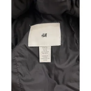 H&M Quilted Puffer Jacket Women’s XS Hooded Black thumbnail 5
