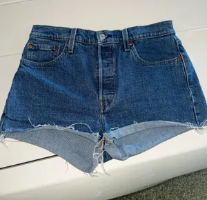 Levi’s Jean shorts thumbnail 1