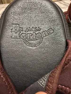 Dr. Martens Effra 9W 10Mens Black Insole with Burgundy Trim thumbnail 6
