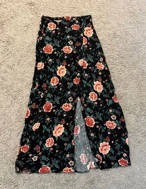 Forever 21 Black Floral Maxi Skirt Small thumbnail 1
