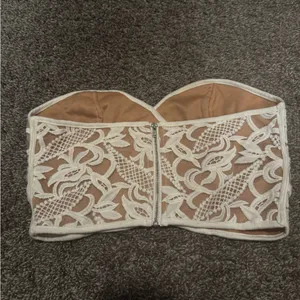 Neutral Sleeveless Crop Top White Size M thumbnail 3