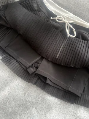 EUC Offline by Aerie Black Tiered Pleated Skort Size M thumbnail 3
