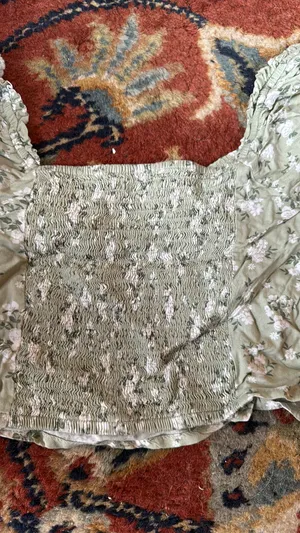 Hollister Cropped Floral Blouse thumbnail 3