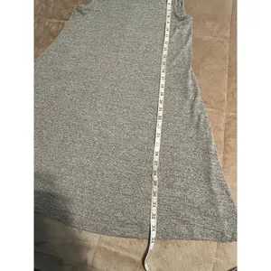 Gap Sleeveless Tank Top Women's Size Medium Long Gray Activewear Workout thumbnail 6