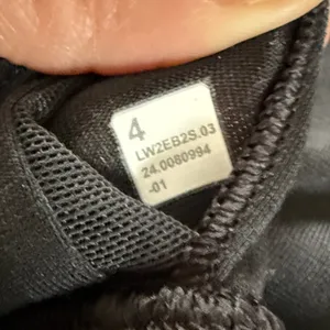lululemon Black Energy Bra Size 4 thumbnail 3