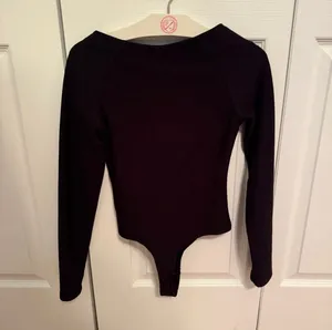 By Anthropologie Ribbed V-neck Bodysuit in Black thumbnail 3