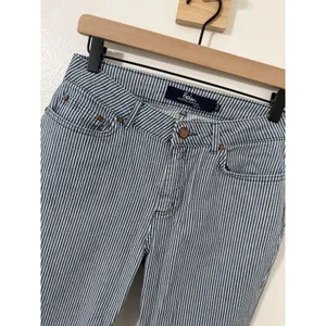 Boden The Cropped Soho Blue Striped Denim Capri Pant Skinny Sz 4 Teacher Work thumbnail 3