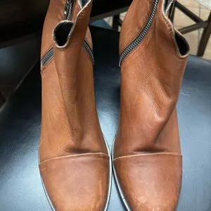 Boemos boots. Made in Italy. Used Beautifully made Leathe size 10 thumbnail 2