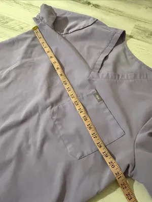Figs Women's V-Neck Scrub Top in Lavender Size XL thumbnail 9