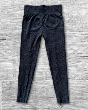 Gymshark Black Textured Seamless Scrunch Leggings Size L thumbnail 2