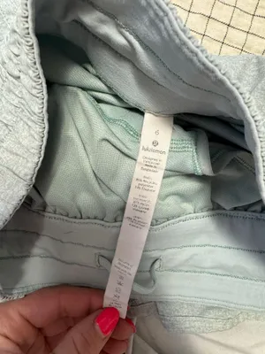 Lululemon Hotty Hot Short 2.5” thumbnail 3
