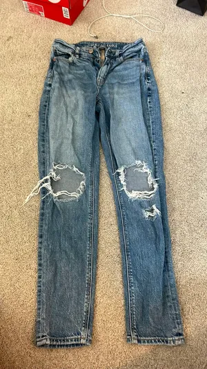 American Eagle Mom Jeans thumbnail 3