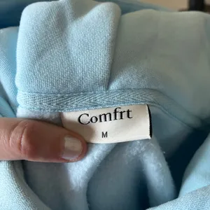 Comfrt light blue hooded sweater hoodie women's size‎ medium kangaroo pockets thumbnail 8