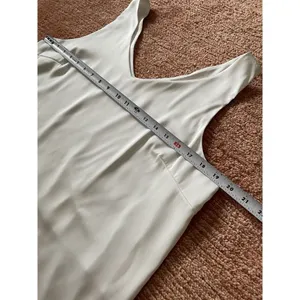 Ekouaer Ivory Satin Tank Top M Sleeveless V Neck Lined Camisole Blouse Elegant thumbnail 3