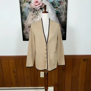 Gorgeous Ann Taylor Contrast Trim Soft Blazer! thumbnail 3