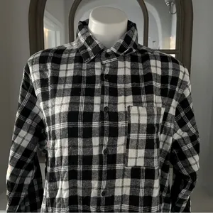 Boohoo Black/White Flannel Oversized Shirt, Size XL New w/Tag thumbnail 9
