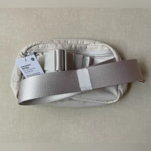 Lululemon Everywhere Belt Bag 1L - White Opal thumbnail 6
