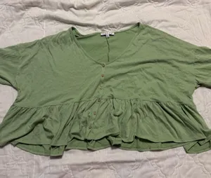 Boutique Top thumbnail 1