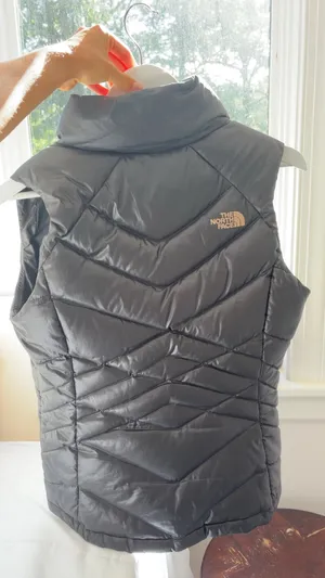 The North Face black puffer vest in size S thumbnail 4
