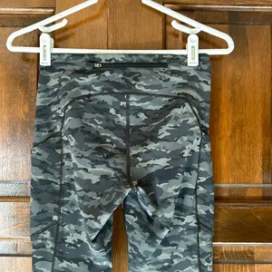 Lululemon Speed‎ Up Mid Rise Legging Size 4 Camouflage Evergreen Camo Green thumbnail 6