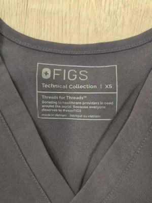 Figs Technical Collection Women’s XS Graphite V-Neck Scrub Top With Pocket thumbnail 3