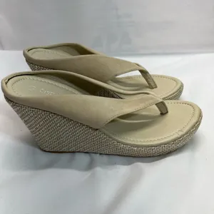CRYSTAL QUEEN NEW BEIGE WEDGE SANDAL W/WOVEN TRIM SZ‎ 7.5-8 3.5” Wedge heel thumbnail 6