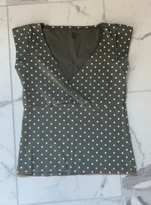rare brandy melville amara top thumbnail 1