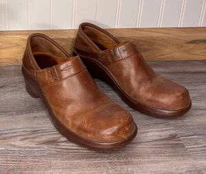 Ariat Womens Leather Professional Brown Clogs Slip On Round Toe Non Slip Size 8 thumbnail 1