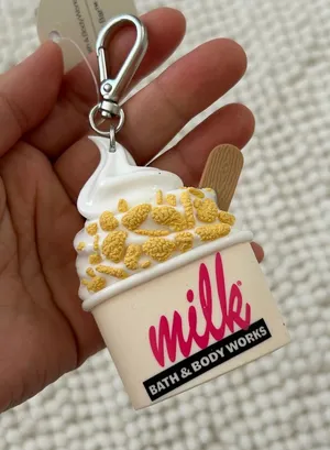 Bath & Body Works Milk Ice Cream thumbnail 1