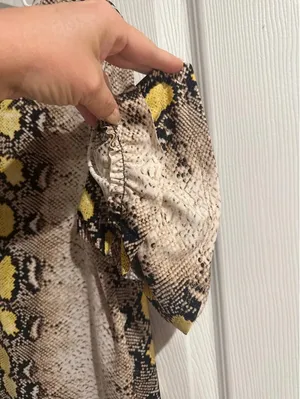 Women’s size medium boutique dress thumbnail 3
