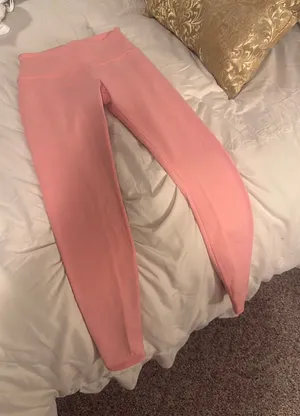 Alo Yoga Leggings thumbnail 1