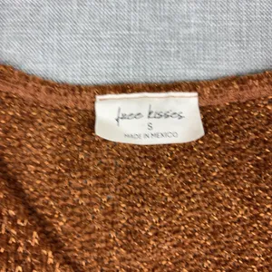 Free Kisses Sweater Womens Small Brown V Neck Drawstring Hem Knit Pullover thumbnail 2