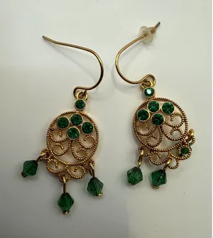 Gold Tone Emerald Green Rhinestone Filigree Chandelier Drop Dangle Earrings thumbnail 1