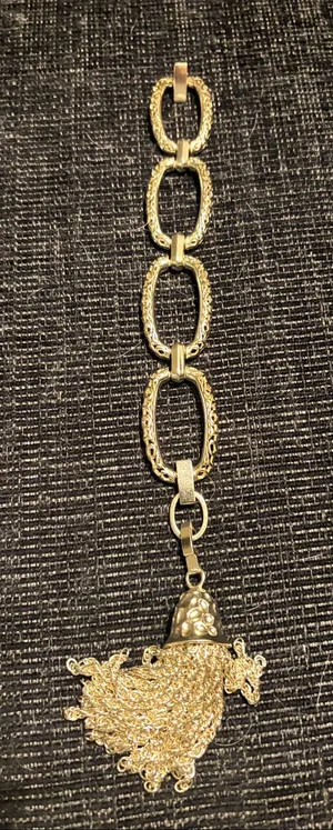 Retired Kendra Scott Gold Textured Link Chain Tassel Statement Bracelet thumbnail 1