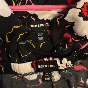 Room Service Floral Pajama Set xs pants long sleeve thumbnail 3