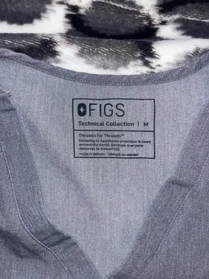 FIGS Scrub Top One-Pocket Catarina thumbnail 3