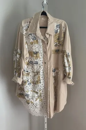 POL Patchwork Beige Floral Lace Panel Button-Up Shirt Jacket Long Shacket Sz L thumbnail 1