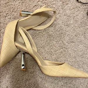 Zara Women's Beige Textured Slingback Heels thumbnail 3