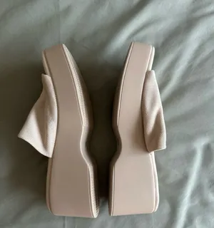 Amazon Beige Wedge Platform Slides thumbnail 4