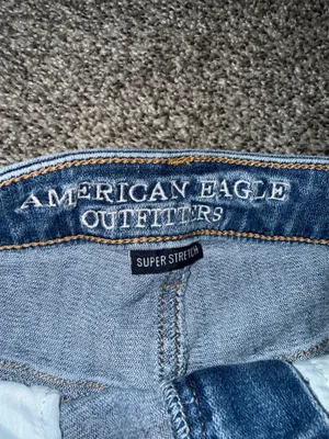 American Eagle Outfitters Women's Super Stretch High-Waisted Distressed Raw Hem Shortie Jean Shorts Size 6 thumbnail 2